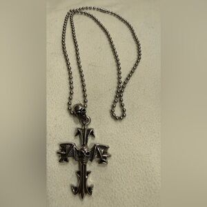 SS Skull Pendant with chain.